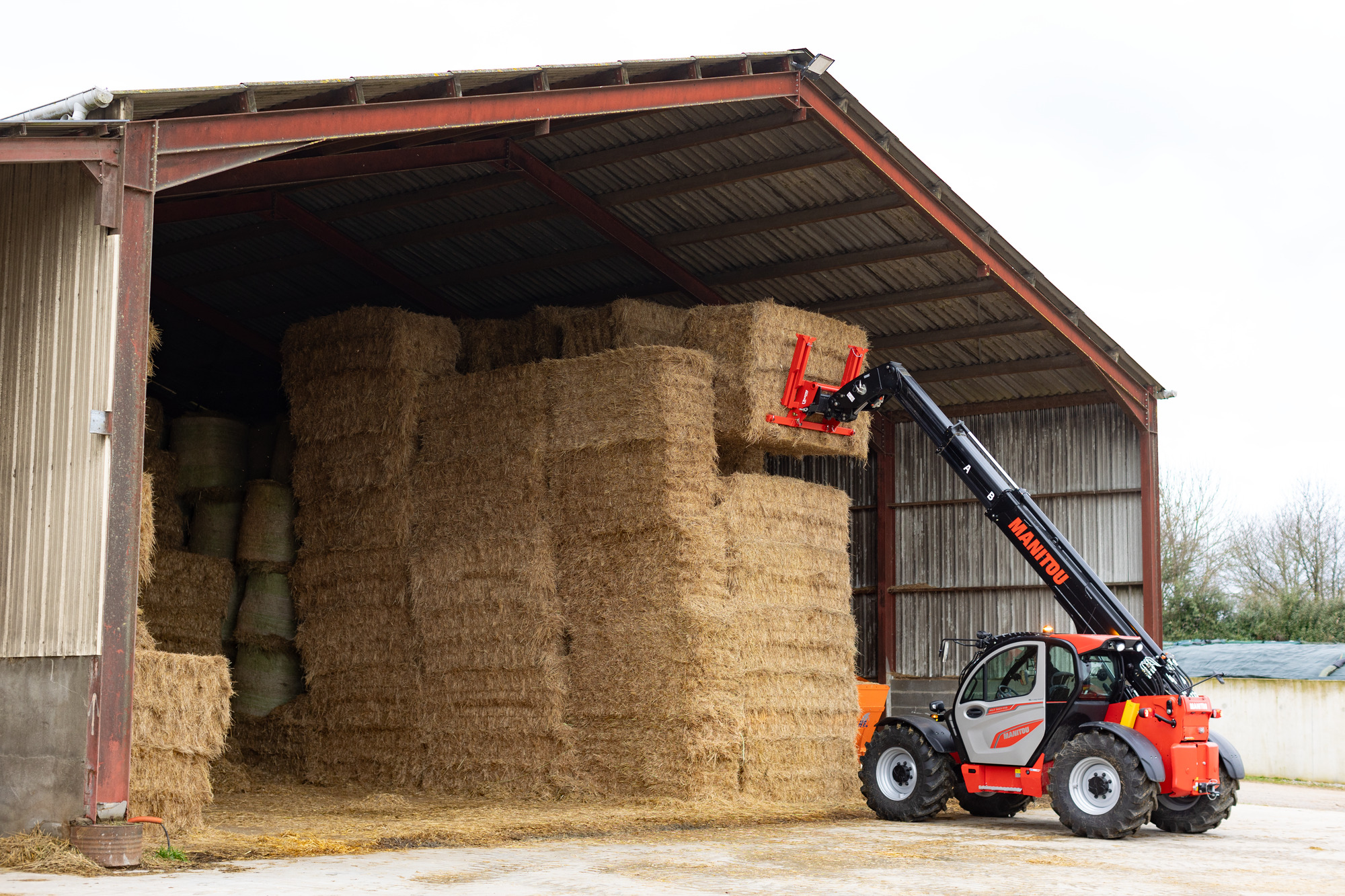 ИНТЕРАГРИ България разширява портфолиото си с телескопични товарачи  MANITOU и залага на мултибранд стратегия през 2026 г.