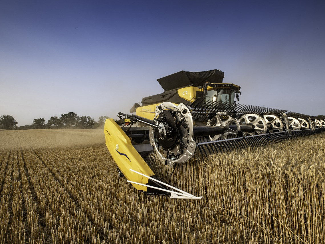 Интерагри България дефинира бъдещето на жътвата с New Holland CR11 демо тур
