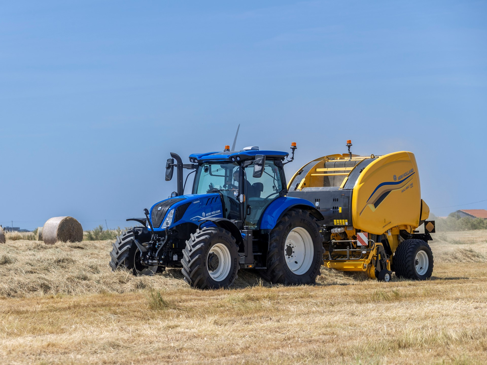 New Holland пуска на пазара балиращи машини Roll-Belt™ с променлива камера, с подобрени технологични характеристики и издръжливост, както и нова компостируема о