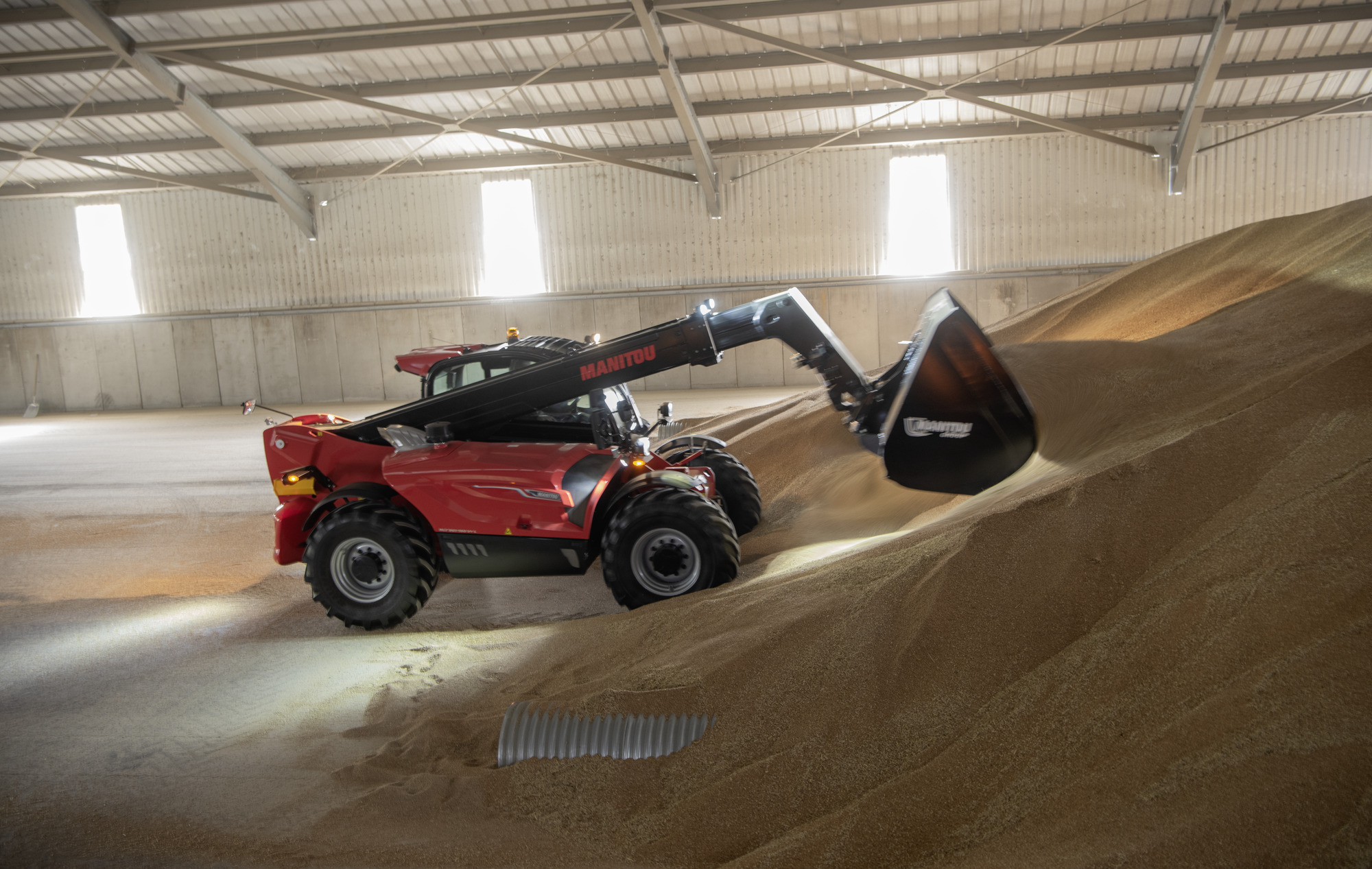 ИНТЕРАГРИ България разширява портфолиото си с телескопични товарачи  MANITOU и залага на мултибранд стратегия през 2026 г.